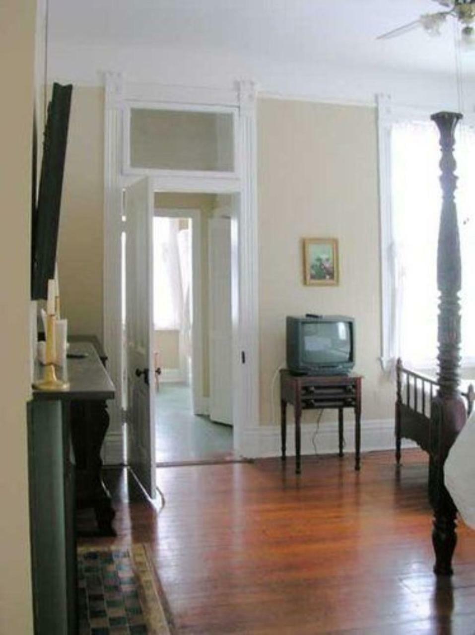 1888 Wensel House Bed & Breakfast Натчес Екстериор снимка