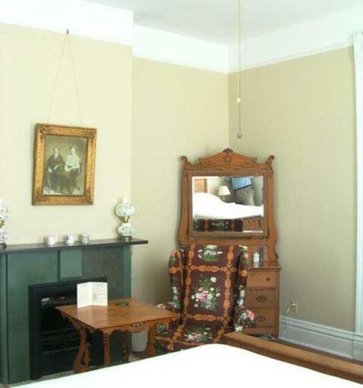 1888 Wensel House Bed & Breakfast Натчес Екстериор снимка
